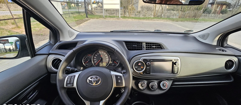 Toyota Yaris cena 34900 przebieg: 54840, rok produkcji 2012 z Poręba małe 191